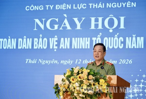 Giám đốc Công an tỉnh dự Ngày hội toàn dân bảo vệ an ninh Tổ quốc tại Công ty Điện lực
