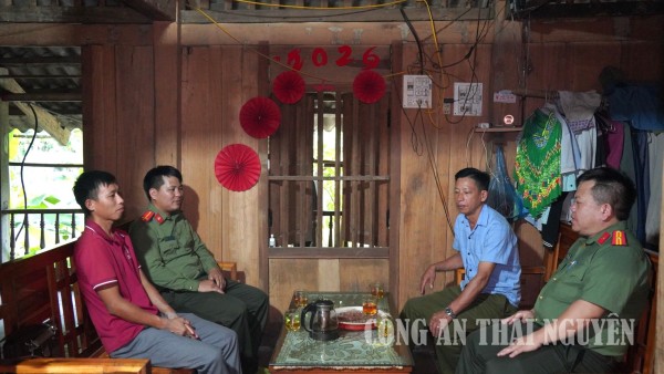 Nhịp cầu niềm tin nơi bản làng