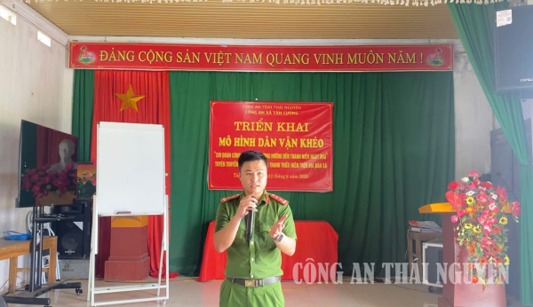Công an xã Tân Cương tuyên truyền các thủ đoạn lừa đảo chiếm đoạt tài sản qua mạng