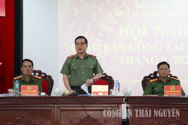 Đồng chí Thiếu tướng Bùi Đức Hải, Ủy viên Ban Thường vụ Tỉnh ủy, Bí thư Đảng ủy, Giám đốc Công an tỉnh chỉ đạo tại hội nghị giao ban công tác tháng 8, đề ra phương hướng, nhiệm vụ công tác tháng 9/2026.