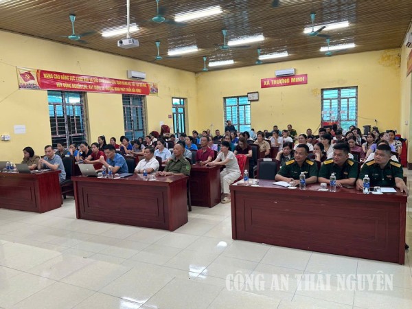Toàn cảnh buổi tuyền truyền.