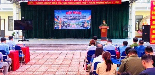 Xã Phong Quang tổ chức tuyên truyền, hướng dẫn kỹ năng lái xe mô tô, xe gắn máy an toàn