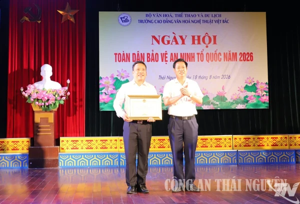 Ngày hội 'Toàn dân bảo vệ an ninh Tổ quốc' tại Trường Cao đẳng Văn hóa Nghệ thuật Việt Bắc