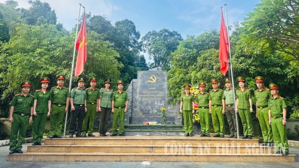 Công an xã Thanh Mai sinh hoạt chính trị, bồi đắp bản lĩnh, giáo dục truyền thống cách mạng