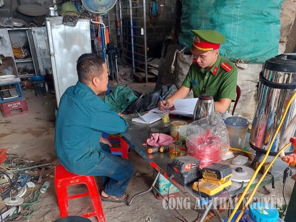 Công an phường Bách Quang kiểm tra, xử lý các hành vi vi phạm về môi trường