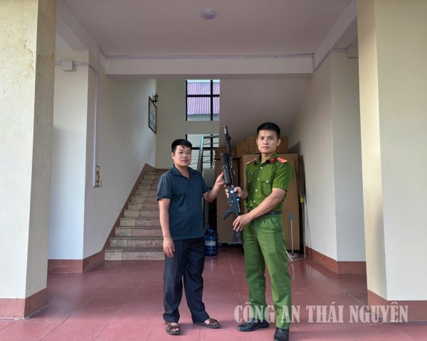 Hiệu quả từ công tác vận động thu hồi vũ khí, vật liệu nổ, công cụ hỗ trợ trong Nhân dân