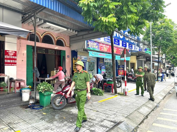 Công an phường Gia Sàng tăng cường xử lý vi phạm về trật tự công cộng, trật tự an toàn giao thông