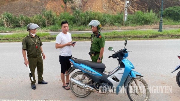 Phát huy vai trò lực lượng an ninh, trật tự ở cơ sở trong bảo đảm trật tự an toàn giao thông.