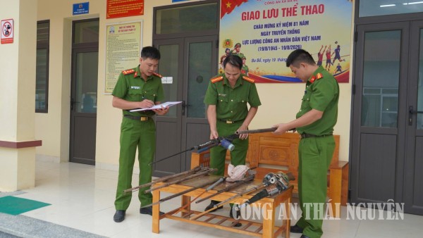 Phòng Cảnh sát quản lý hành chính về trật tự xã hội đẩy mạnh thu hồi vũ khí, vật liệu nổ, công cụ hỗ trợ