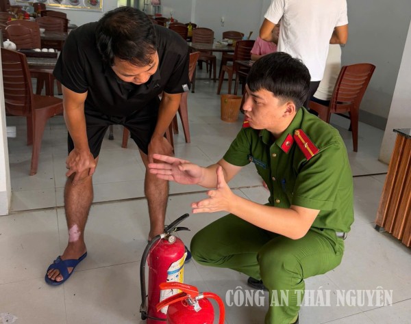 Công an xã Tràng Xá đảm bảo an toàn phòng cháy, chữa cháy đối với các cơ sở kinh doanh, nhà ở kết hợp sản xuất, kinh doanh