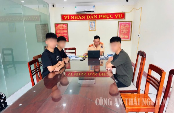Xử lý nghiêm lái xe “điều khiển xe chạy bằng một bánh đối với xe hai bánh”