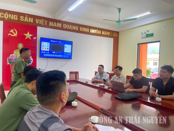 Công an xã Xuân Dương phòng ngừa thanh niên vi phạm pháp luật tại địa bàn giáp ranh