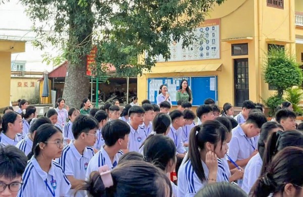 Công an xã Phú Bình đào tạo kỹ năng lái xe mô tô, xe gắn máy an toàn cho học sinh