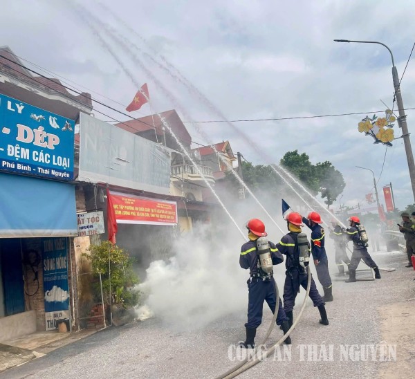 Công an xã Kha Sơn tập huấn, thực hành phòng cháy, chữa cháy tại cơ sở