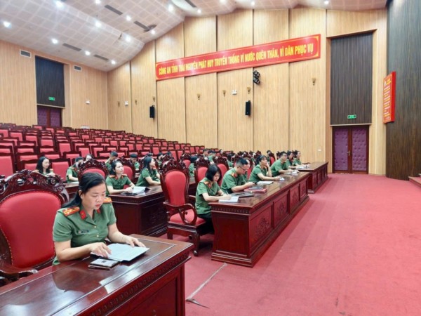 Chi đoàn Thanh niên - Hội Phụ nữ Phòng Tham mưu tổ chức đợt sinh hoạt chính trị đặc biệt