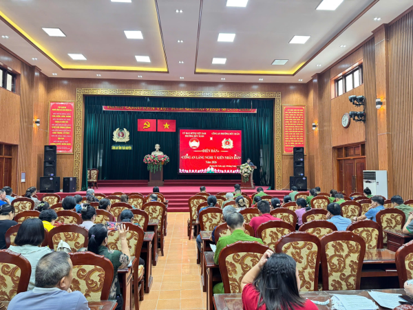 Công an phường Đức Xuân tổ chức diễn đàn “Lắng nghe ý kiến nhân dân”