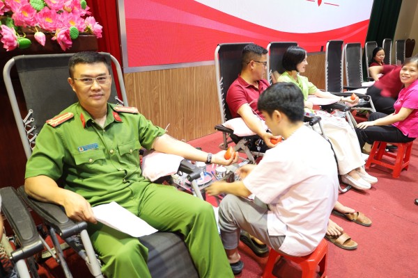 Công an xã Hiệp Lực hưởng ứng ngày hội hiến máu tình nguyện
