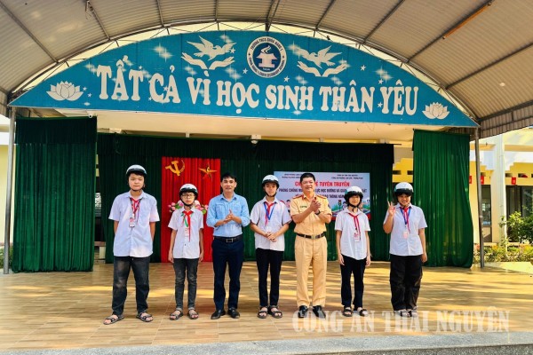 Tuyên truyền pháp luật về trật tự, an toàn giao thông bằng hình thức sân khấu hóa