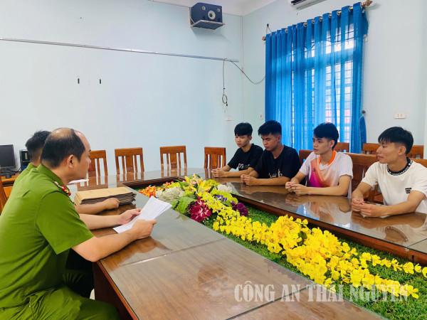 Kiểm tra công tác quản lý người chấp hành biện pháp ngăn chặn cấm đi khỏi nơi cư trú