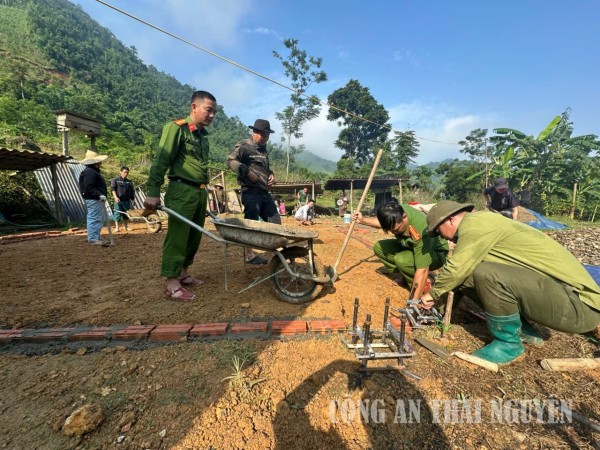 Ngày chủ nhật vì dân của Công an xã Thanh Thịnh