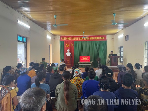 Công an xã Thượng Minh tổ chức hội nghị tuyên truyền pháp luật về phòng chống ma túy