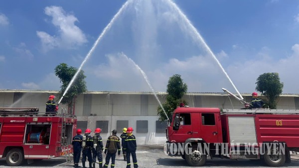 Hơn 200 người tham gia thực tập phương án chữa cháy, cứu nạn, cứu hộ tại Công ty Sortuda Việt Nam