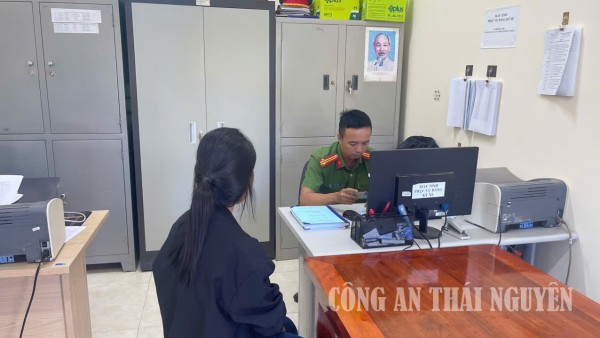 Công an xã Bằng Vân chuyển đổi số trong thực hiện các thủ tục hành chính