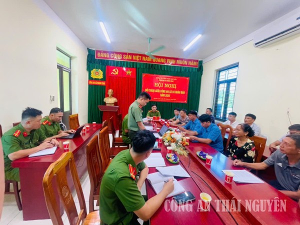 Đối thoại giữa Công an xã và Nhân dân tại xã Thành Công