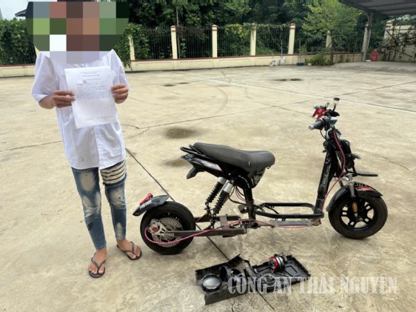 Công an xã Phú Lương phòng ngừa thanh thiếu niên, học sinh độ, chế xe điện