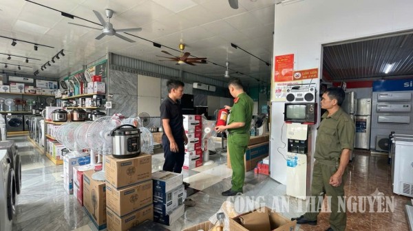 Kiểm tra, hướng dẫn phòng cháy, chữa cháy đối với các cơ sở kinh doanh trên địa bàn xã Bình Thành