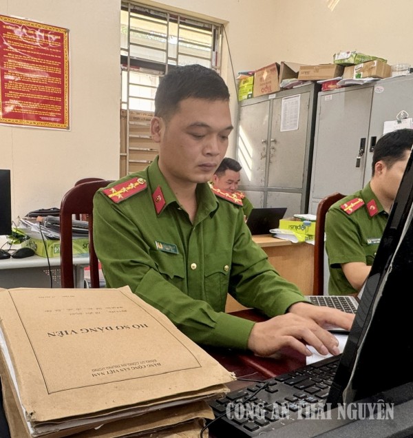 Công an xã Nghĩa Tá đẩy mạnh chuyển đổi số