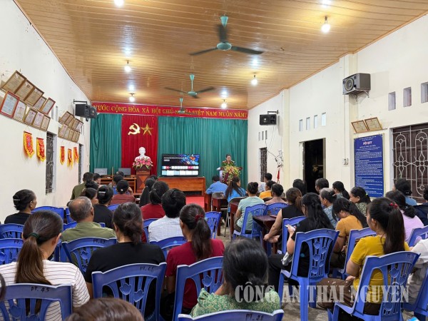 Công an xã Phong Quang đẩy mạnh tuyên truyền pháp luật cho nhân dân