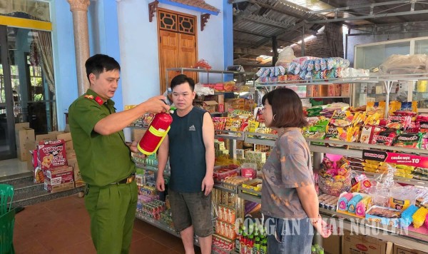 Kiểm tra an toàn phòng cháy, chữa cháy tại các hộ gia đình kết hợp sản xuất, kinh doanh