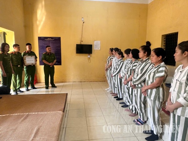 Ấm áp nghĩa tình Ngày Phụ nữ Việt Nam 20/10 tại Trại tạm giam số 1