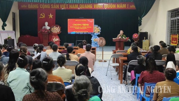 Công an xã Cẩm Giàng tuyên truyền pháp luật về phòng, chống ma túy
