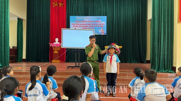 Tuyên truyền pháp luật cho học sinh ở Kim Phượng