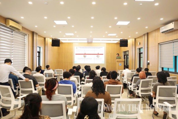 Tuyên truyền pháp luật về xuất nhập cảnh cho sinh viên quốc tế