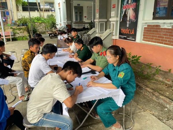 Xã Nam Cường khám sơ tuyển cho công dân thực hiện nghĩa vụ quân sự và  Công an