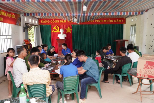 Tuyên truyền, hỗ trợ Nhân dân thực hiện thủ tục hành chính trên môi trường điện tử