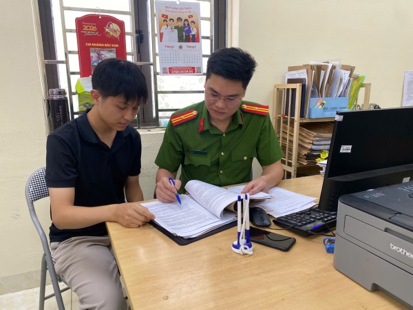 Những lá đơn tự nguyện tham gia nghĩa vụ Công an nhân dân tại xã Bạch Thông