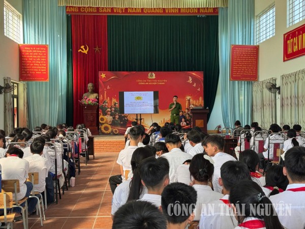 Công an xã Hợp Thành tuyên truyền phòng, chống ma tuý trong lứa tuổi thanh thiếu niên