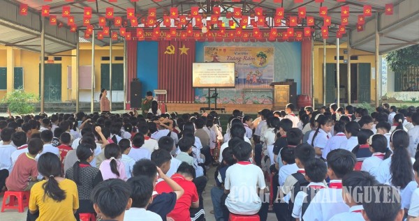Công an xã Hiệp Lực tuyên truyền kỹ năng phòng cháy, chữa cháy cho học sinh