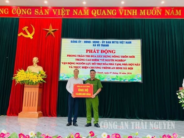 Công an xã Vô Tranh chung tay hỗ trợ xóa nhà tạm, nhà dột nát