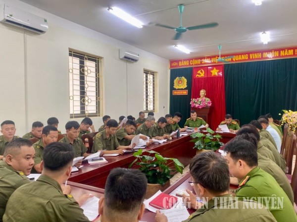 Công an xã Vô Tranh đánh giá tình hình an ninh trật tự và góp ý về trách nhiệm của cảnh sát khu vực