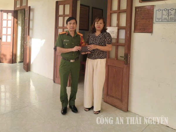 Công dân nhặt được của rơi trả người đánh mất