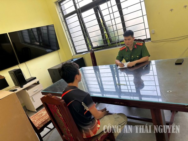 Công an xã Chợ Rã chung tay phòng, chống bạo lực học đường