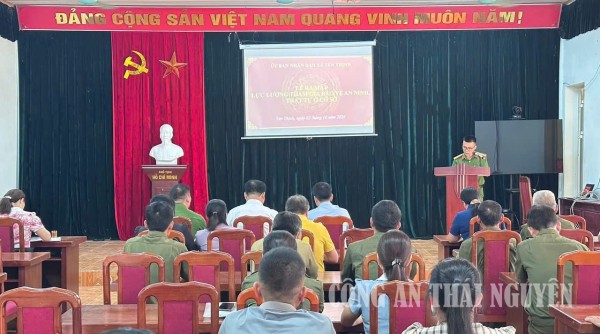 Yên Thịnh: Ra mắt lực lượng tham gia bảo vệ an ninh, trật tự ở cơ sở