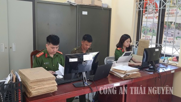 Tăng cường số hóa tàng thư căn cước, cư trú trên địa bàn xã Kim Phượng