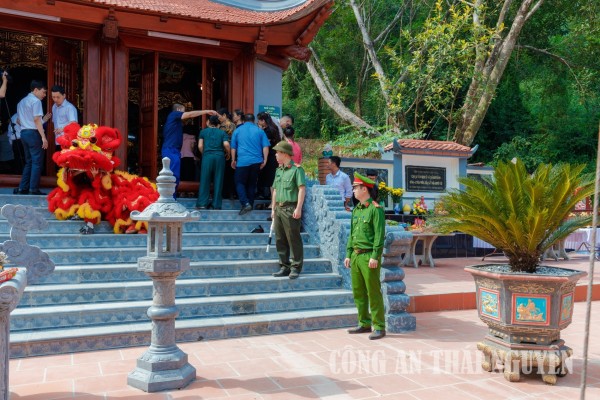 Công an xã Kha Sơn bảo đảm an toàn lễ khánh thành tu bổ, tôn tạo di tích lịch sử Đền Đót