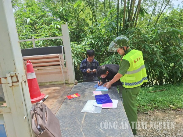 Công an xã Yên Phong tăng cường tuần tra, đảm bảo an ninh trật tự trên địa bàn